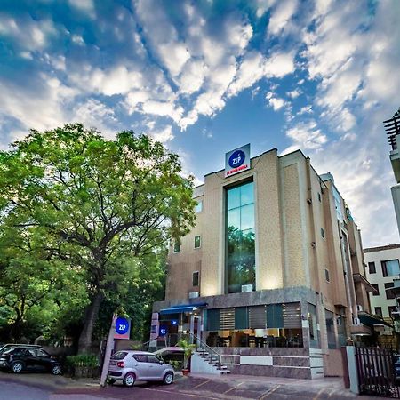 Zip By Spree Hotels Delhi Greater Kailash Neu-Delhi Exterior foto