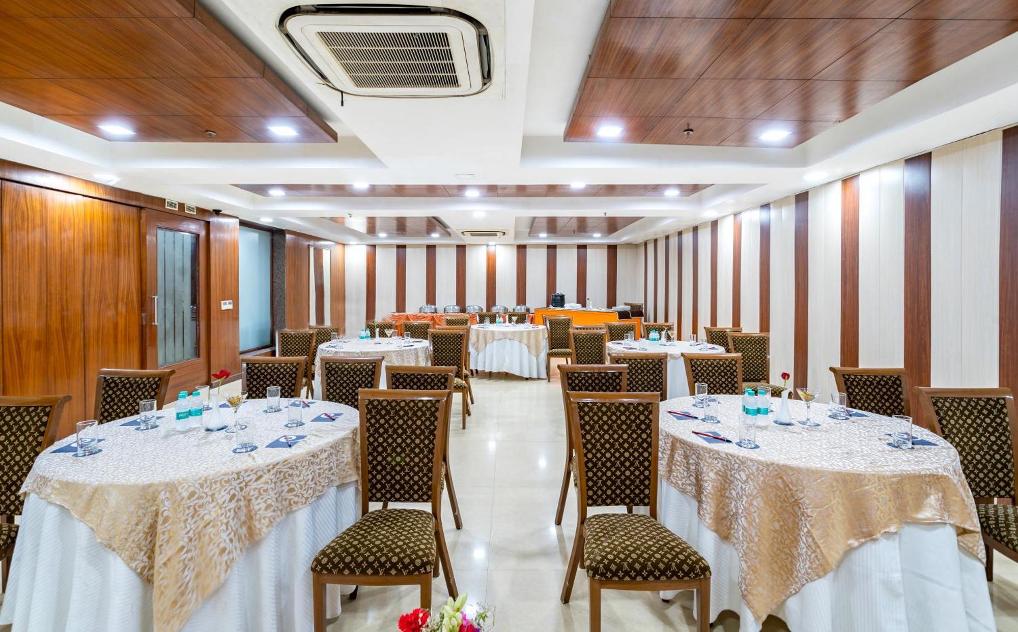 Zip By Spree Hotels Delhi Greater Kailash Neu-Delhi Exterior foto